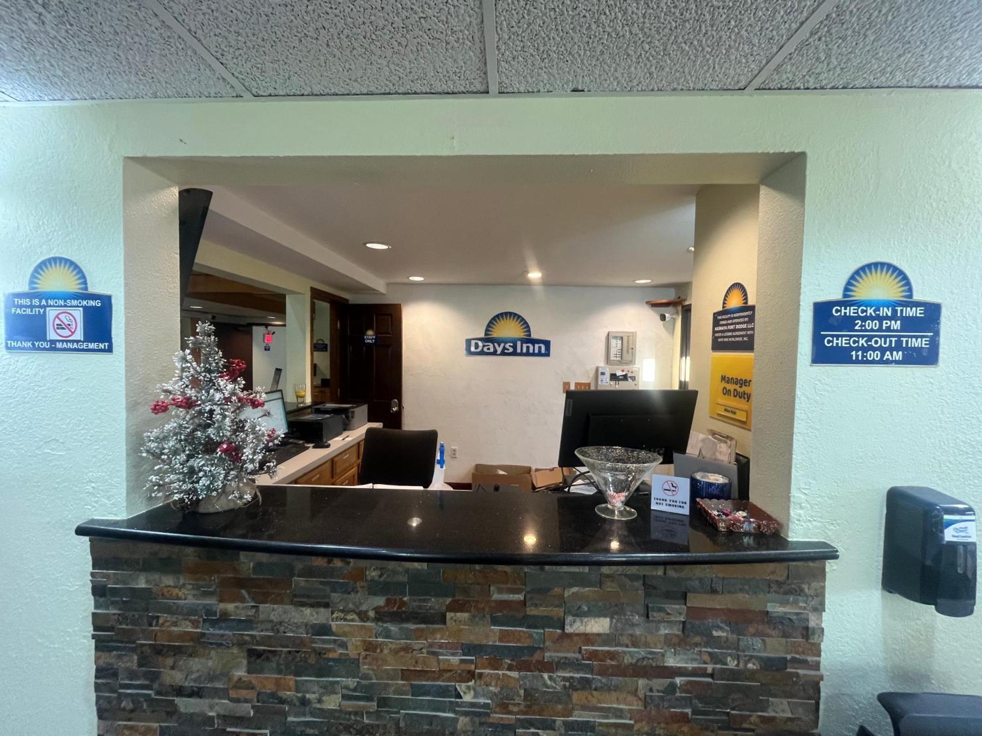 Days Inn By Wyndham Fort Dodge Exterior photo