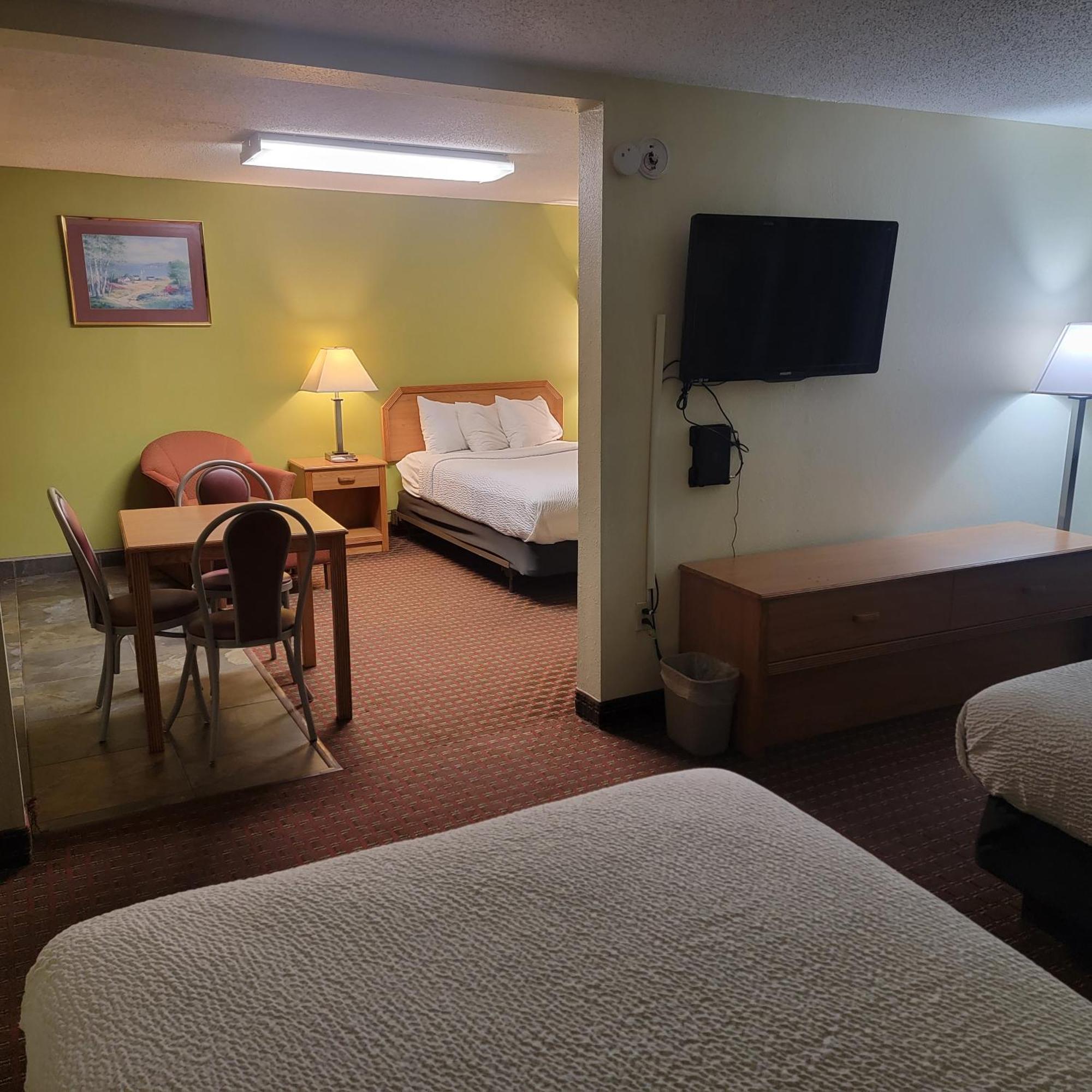 Days Inn By Wyndham Fort Dodge Exterior photo